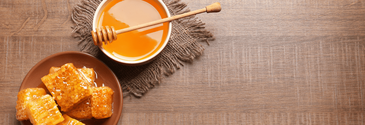 Eczema honey - honey bowl and honeycomb